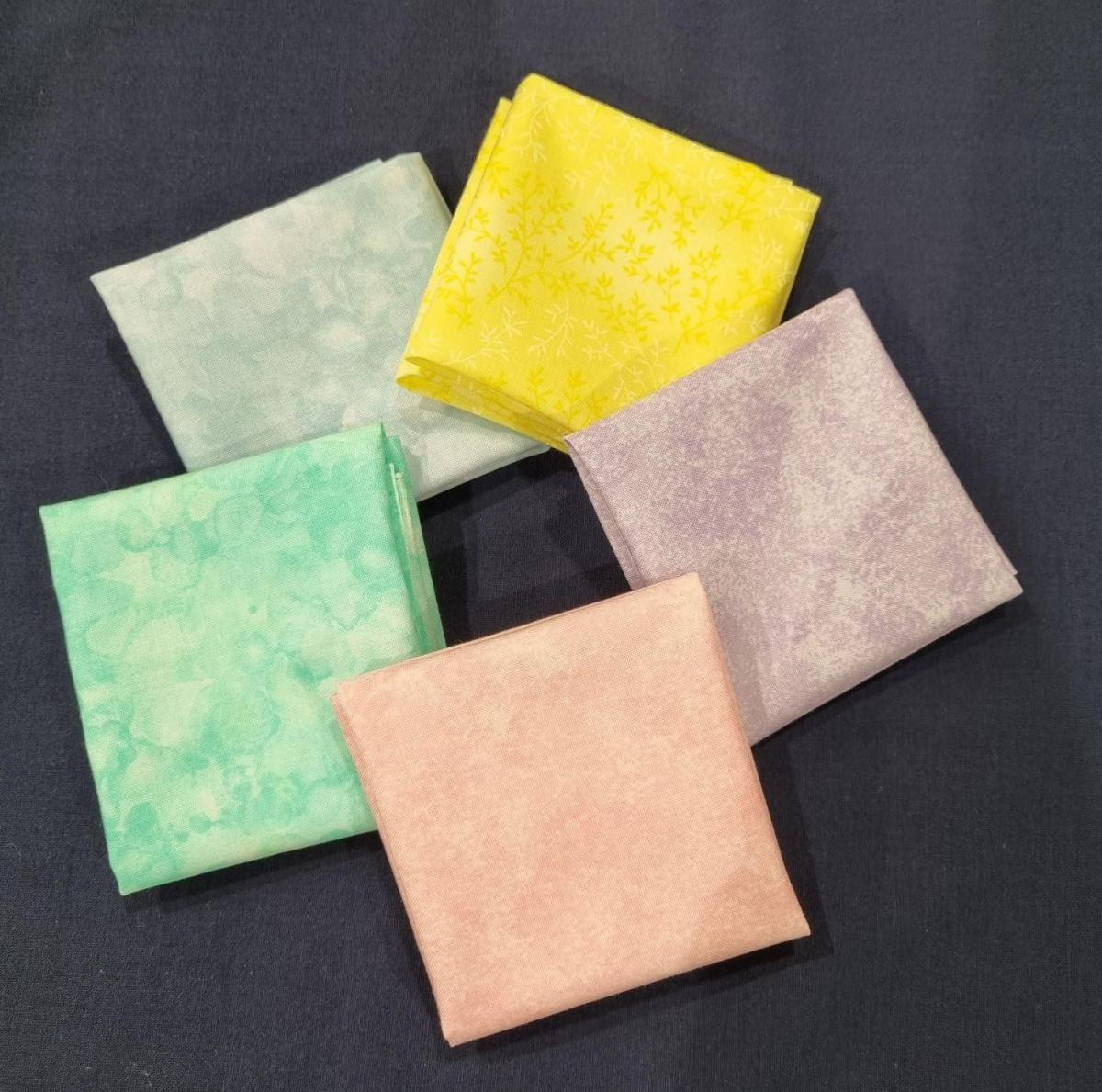 005 Stofpakketje 5 stofjes 37x25 cm multi voorjaar