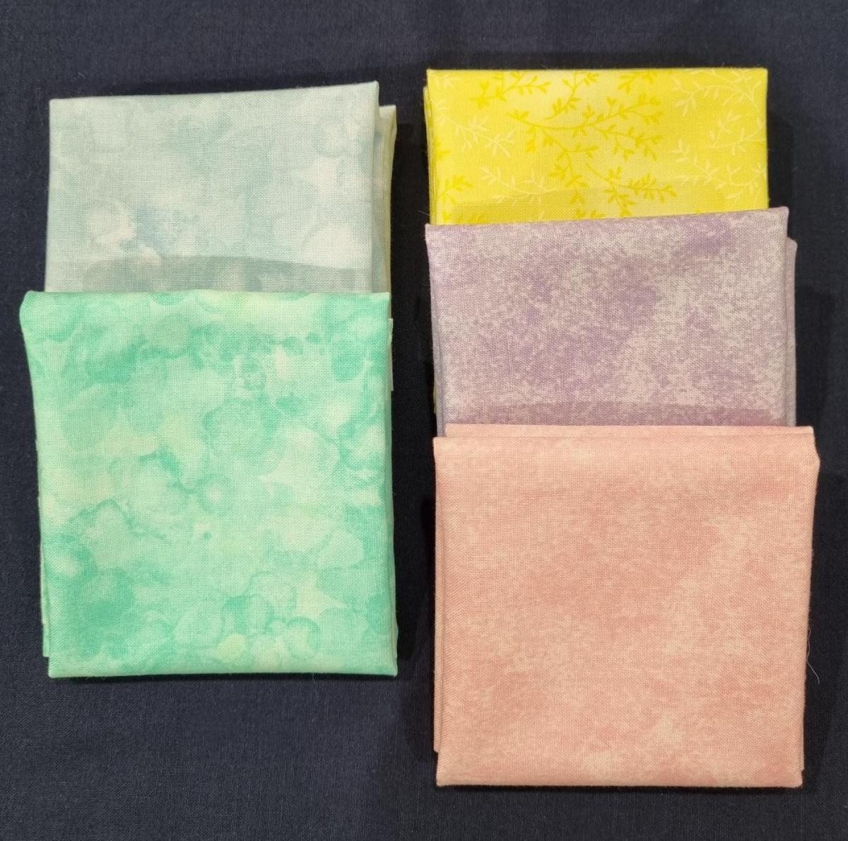 005 Stofpakketje 5 stofjes 37x25 cm multi voorjaar