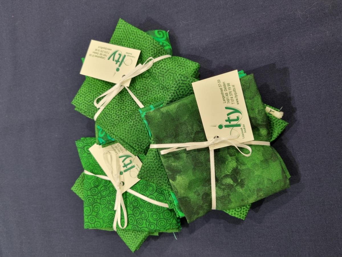 029 Stofpakketje 5 stofjes 37x25 cm groen