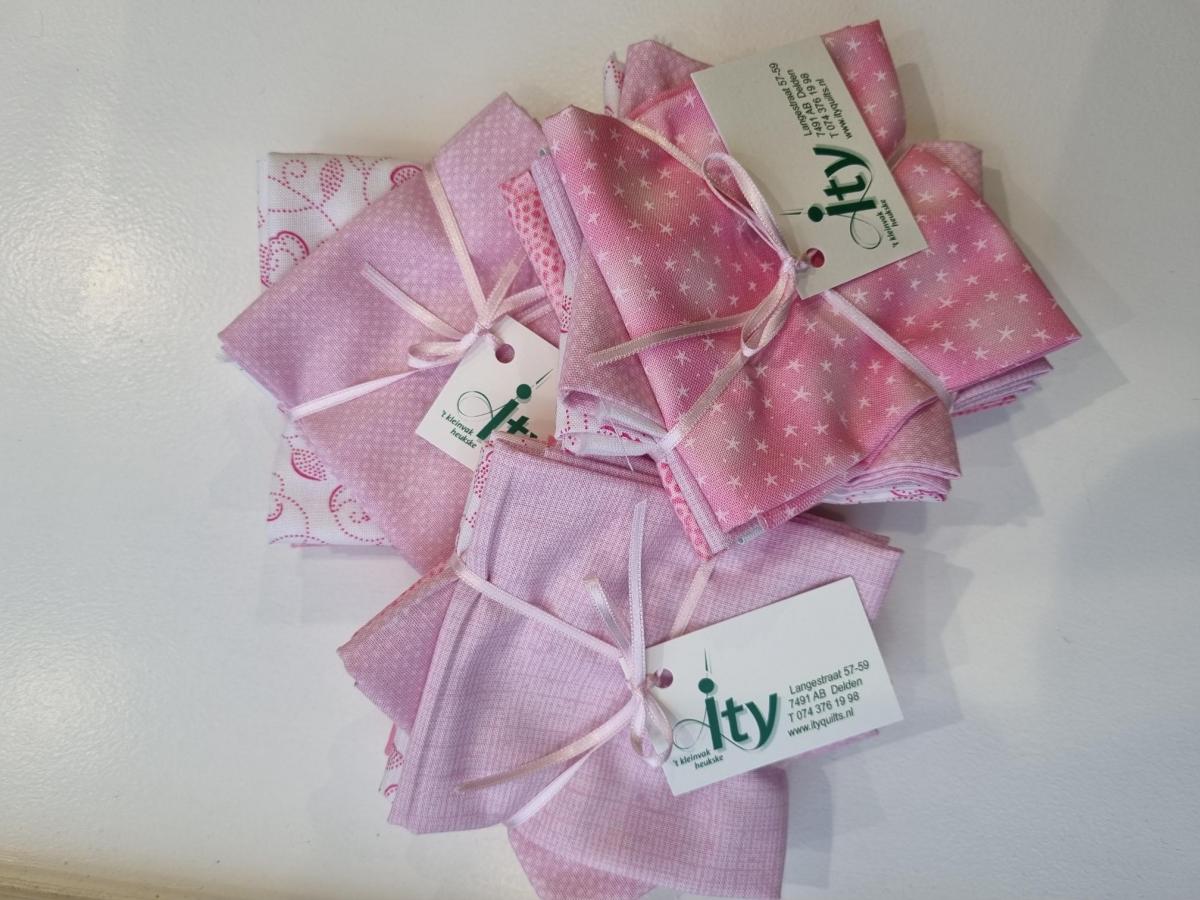 002 Stofpakketje 5 stofjes 37x25 cm roze 