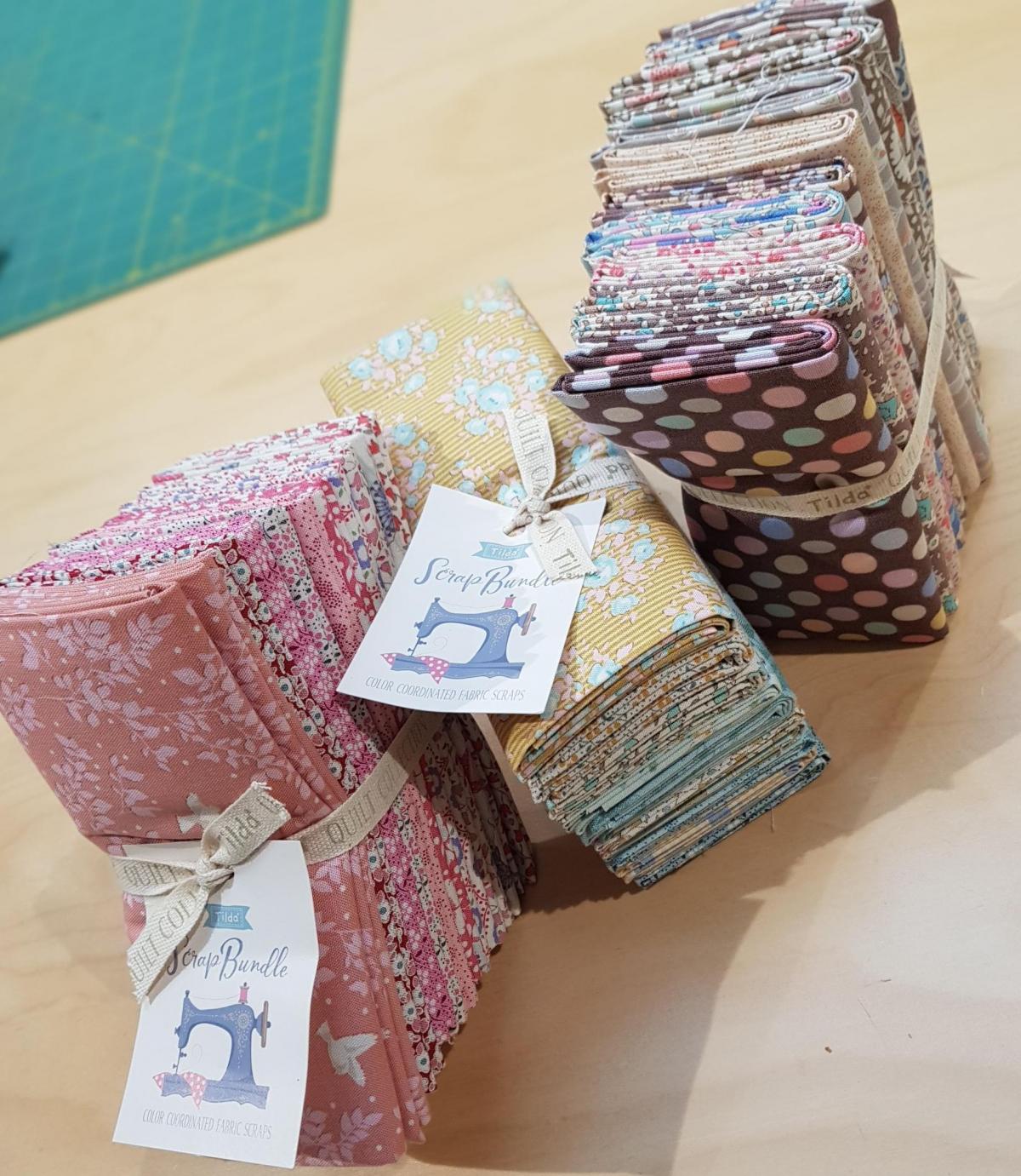 Tilda scrap bundel 10 lapjes van 50x55 cm bruin-zand-crème